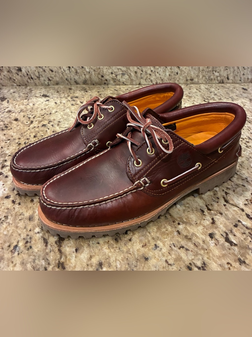 Timberland Men's size 10 Burgundy Leather Classic Boat Shoes